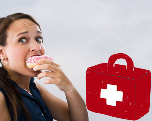 Erste Hilfe Koffer bei Stress Essen Symbolbild